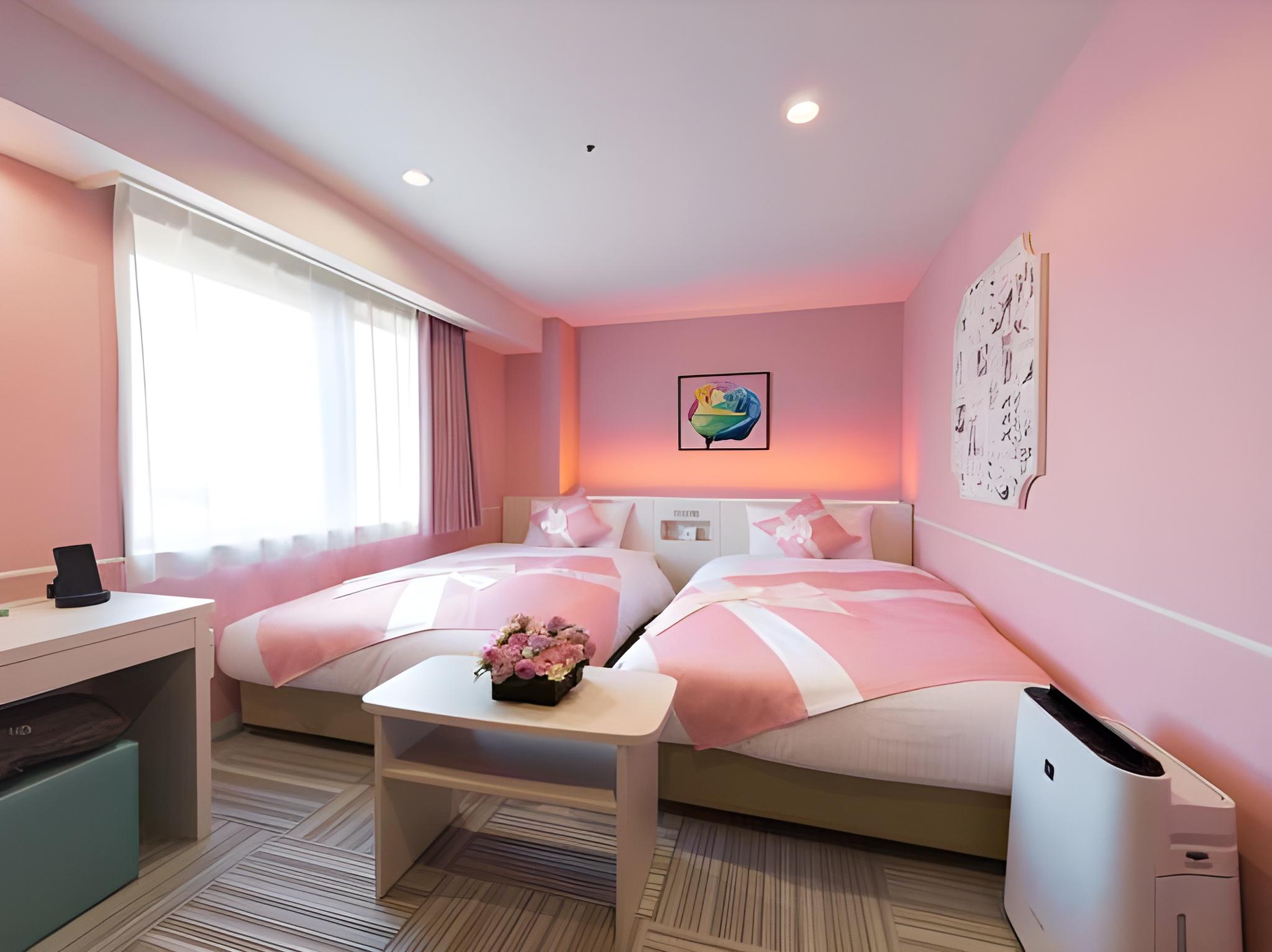 Ladies, Standard, Twin Beds
