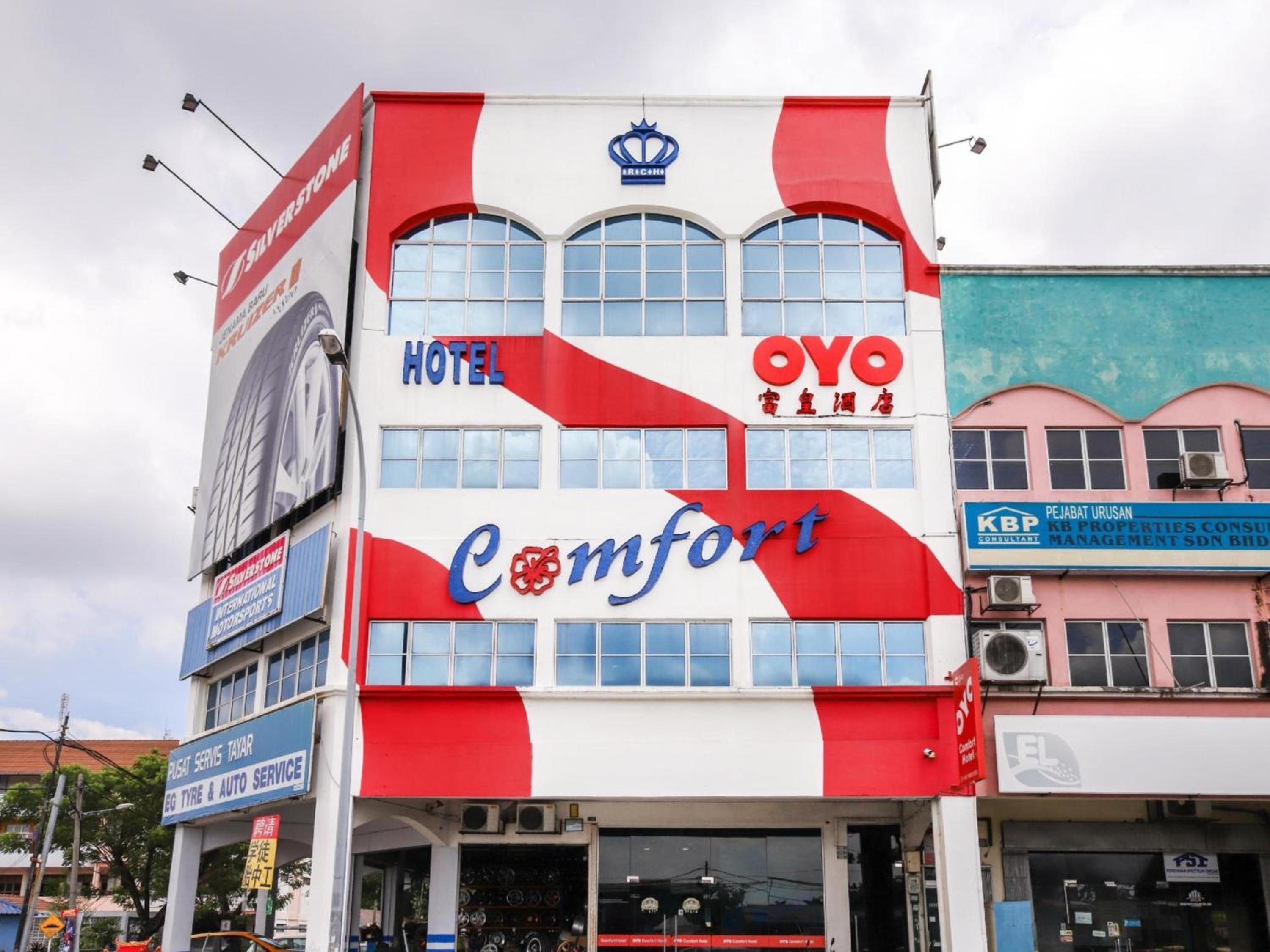 OYO 340 Comfort Hotel