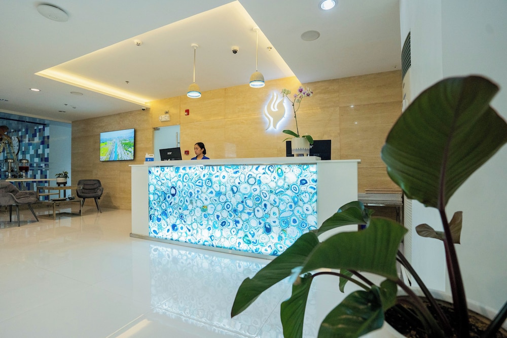 Stacia Hotel 8/48