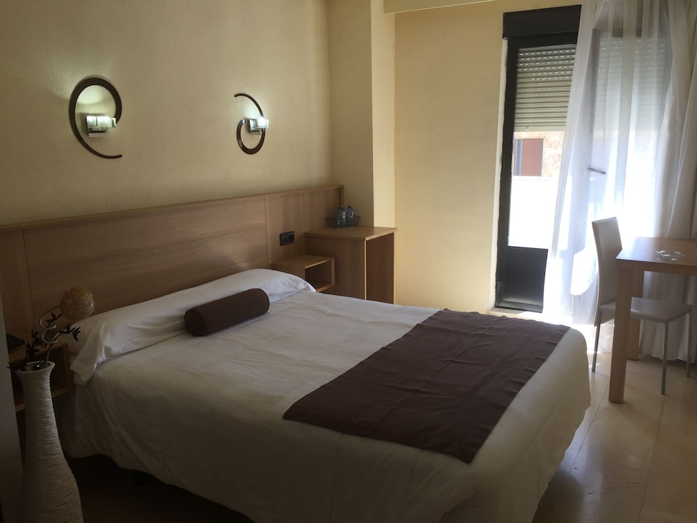 Hotel Emperatriz Ii 8/22