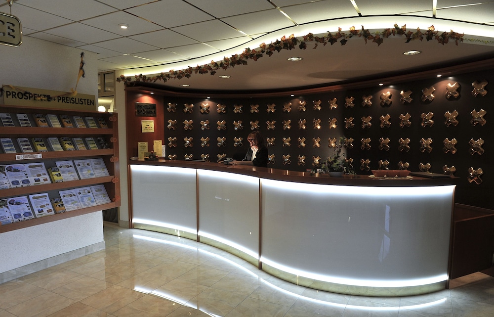 Lazensky hotel Pyramida I 32/90