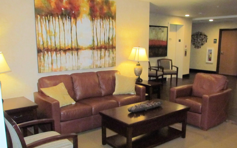 Oak Hill Inn and Suites 46/62