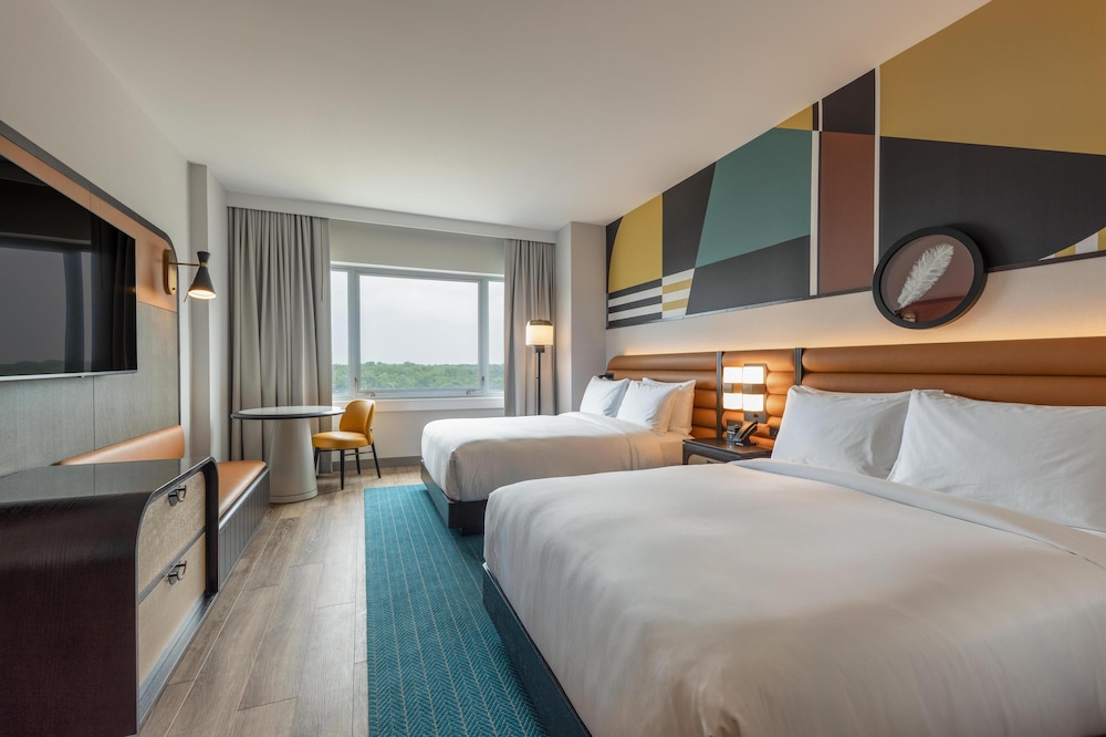 Hyatt Rosemont Near O Hare 21/64