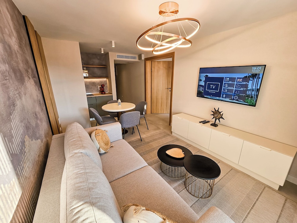 The New Mediteran Hotel Villa Edition 44/65