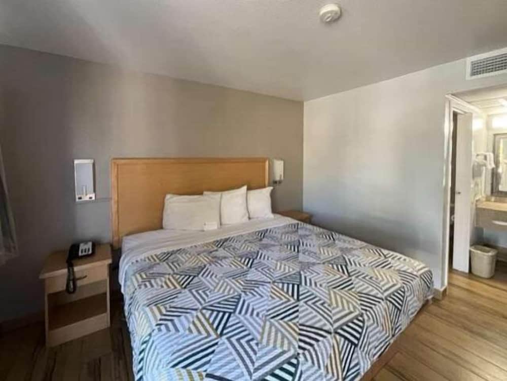 Room at Motel6 Riviera Beach, FL, WEST PALM BEACH - FL