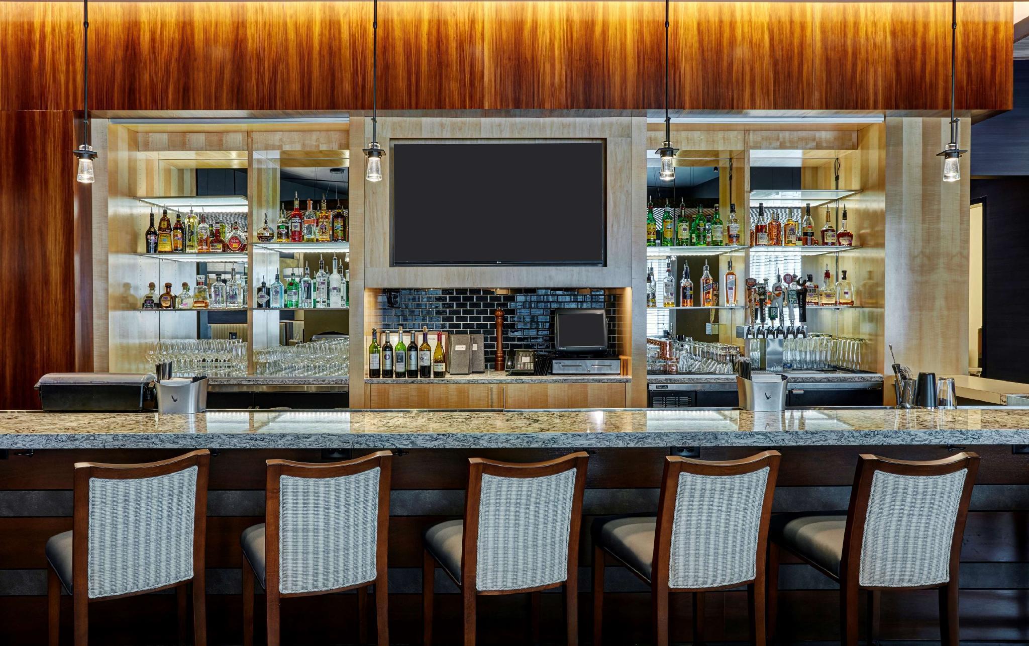 DOUBLETREE BY HILTON HOTEL CHARLOTTE 55/76