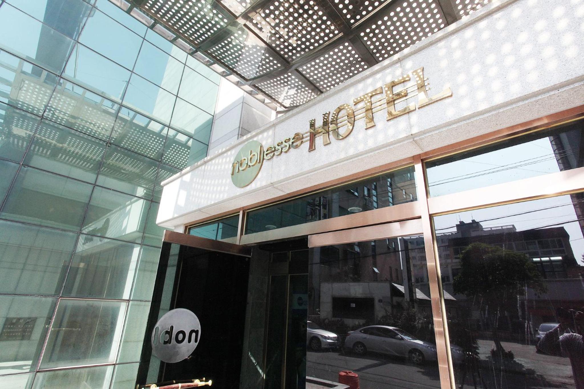 Noblesse Hotel 2/100