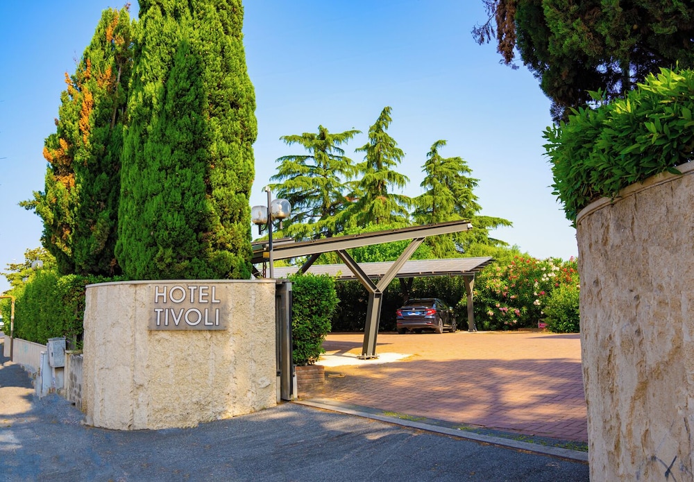 Hotel Tivoli 57/66