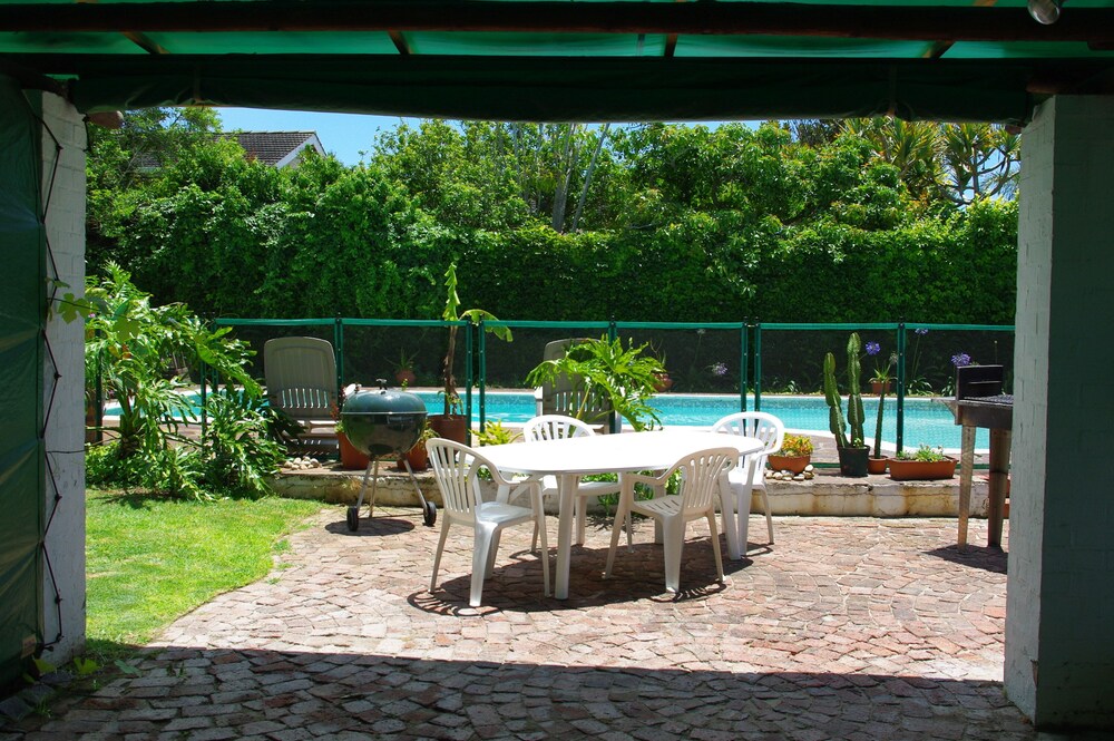 Aqua Marine Guest House 48/67