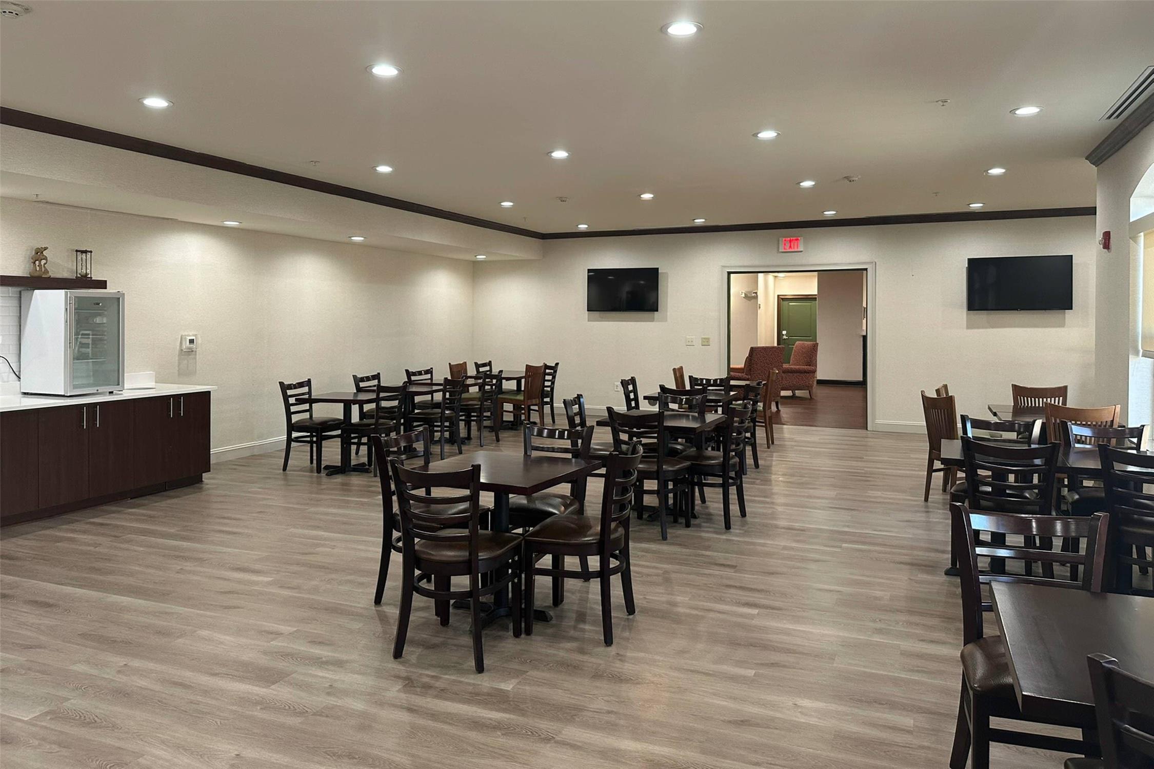 Comfort Inn & Suites Concord (Kannapolis) 33/51