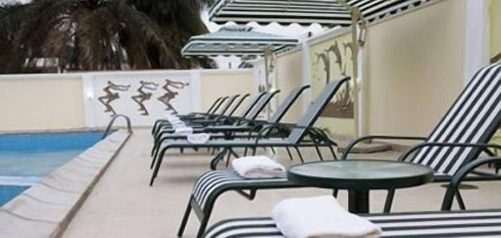 Crystal Palm Hotel 33/49