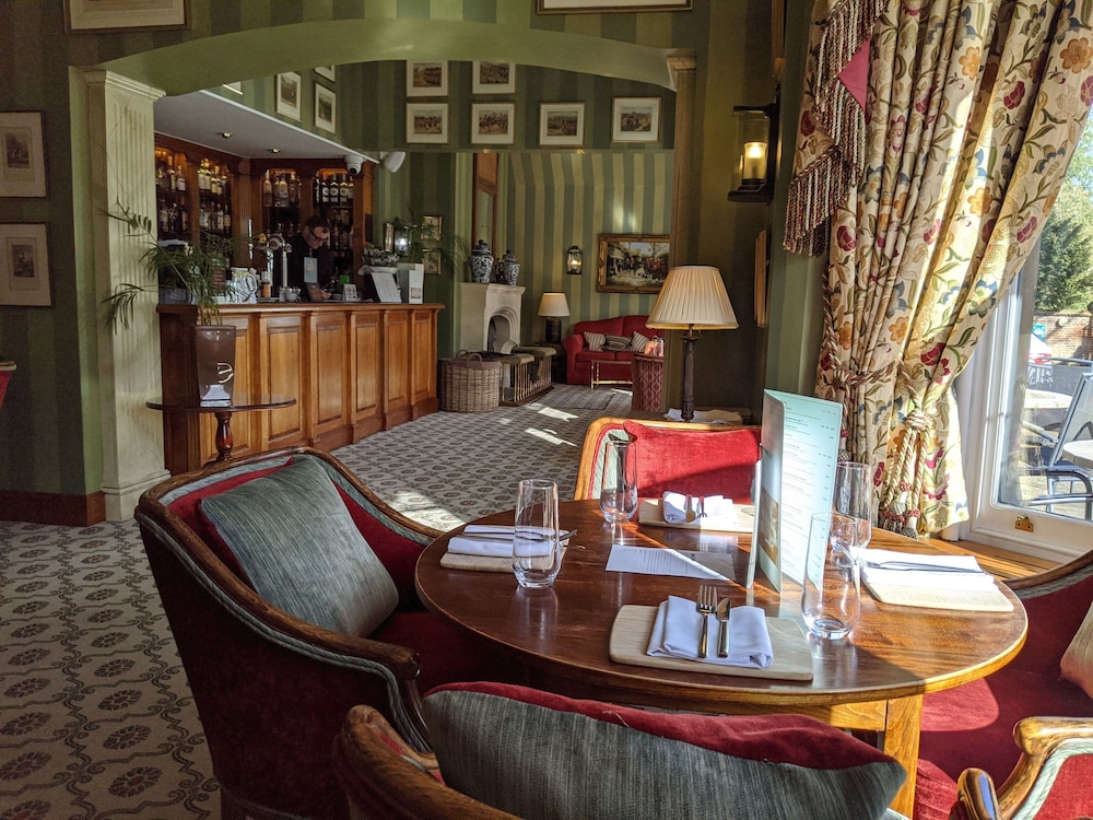 Cotswold Lodge Hotel 52/64