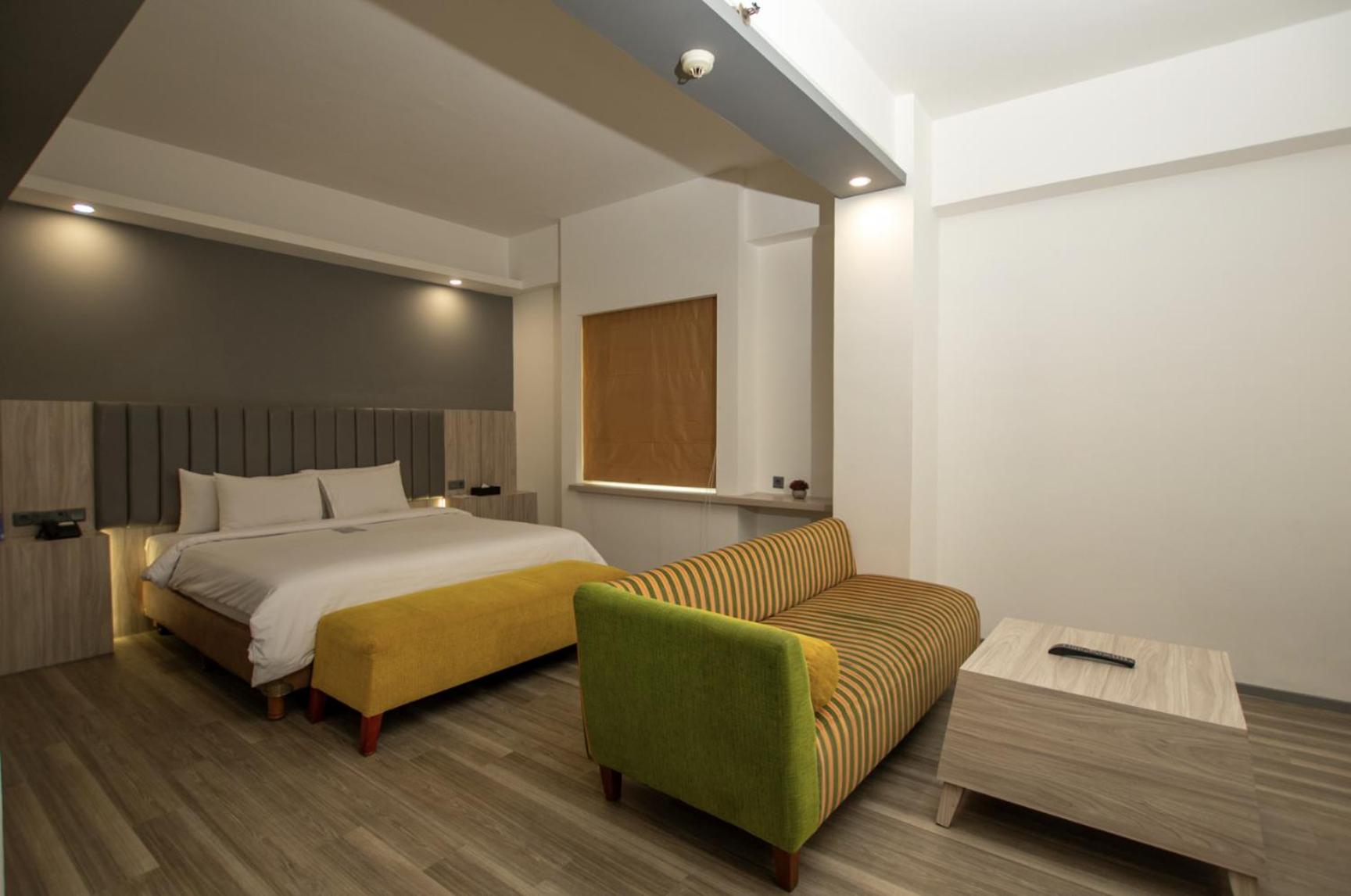 Studio, Double Bed