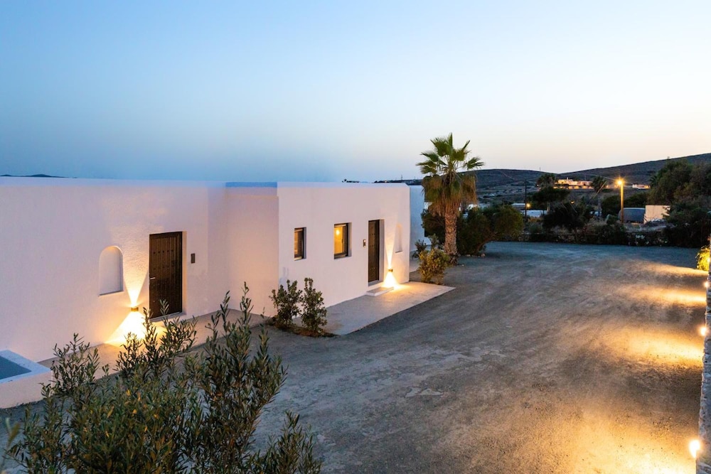 Omilos Beachfront House 47/59