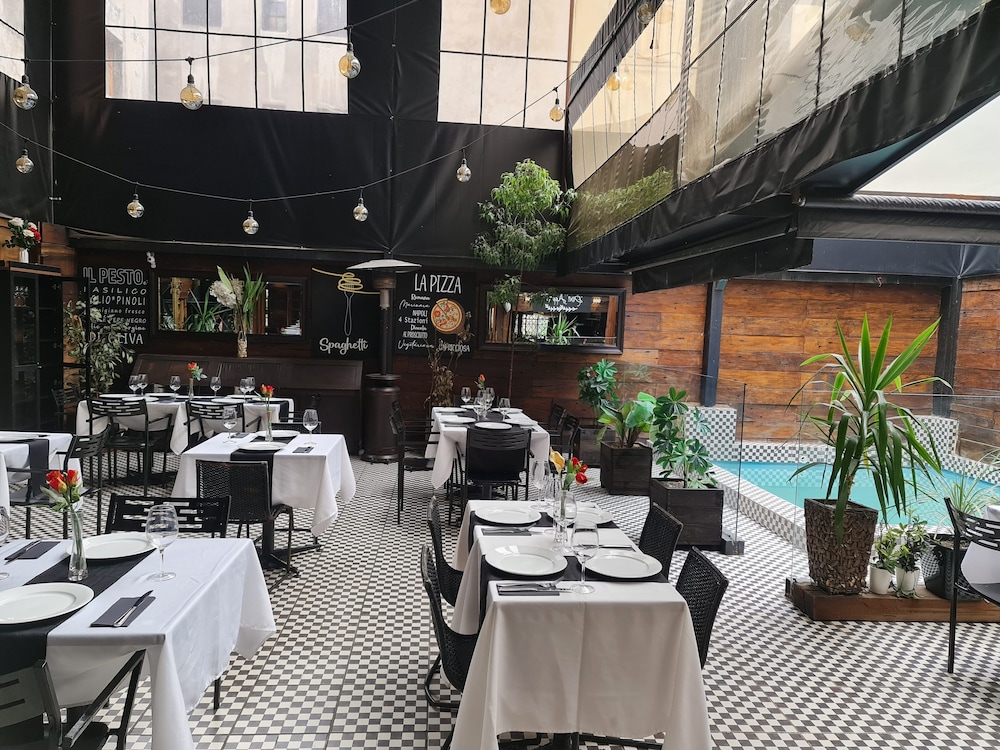 restaurant cafeteria