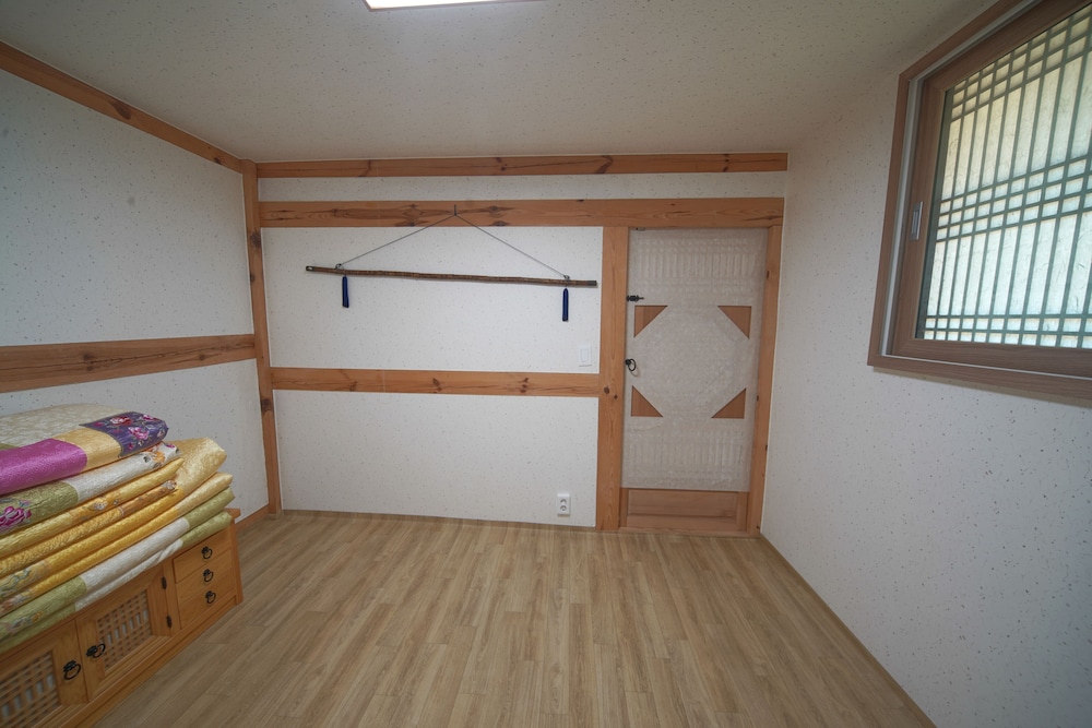 Hanok1st 9/48