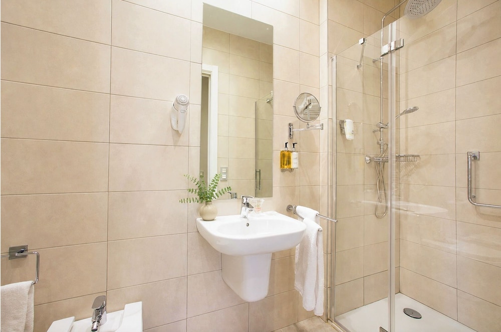 Legazpi Doce Rooms 46/50