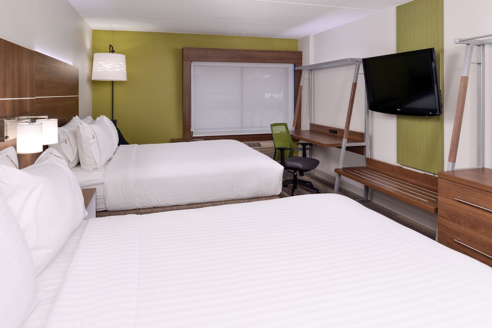Holiday Inn Express Suites Raleigh Ne Medical Ctr Area 13/74