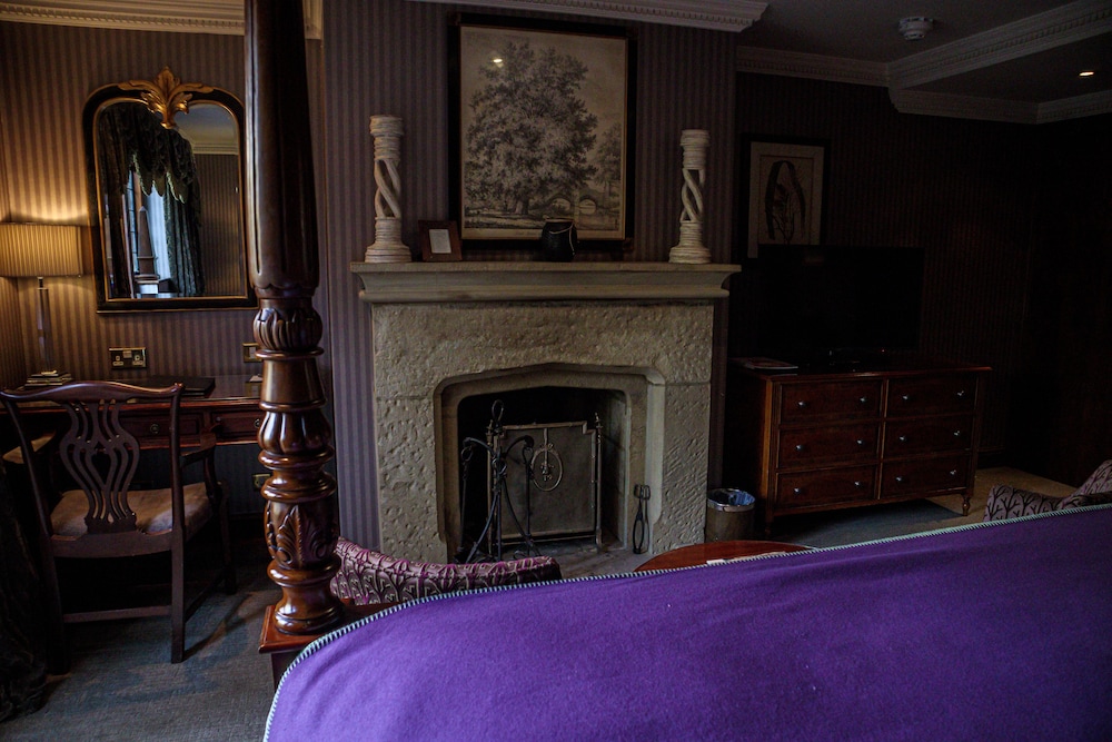 Langshott Manor 38/76