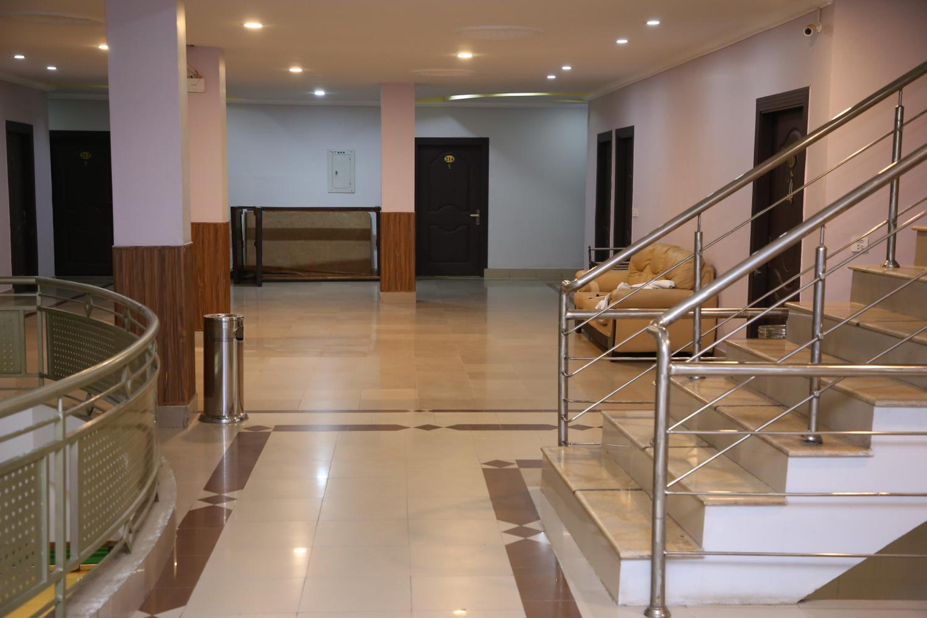 Hotel Crown Inn 44/46