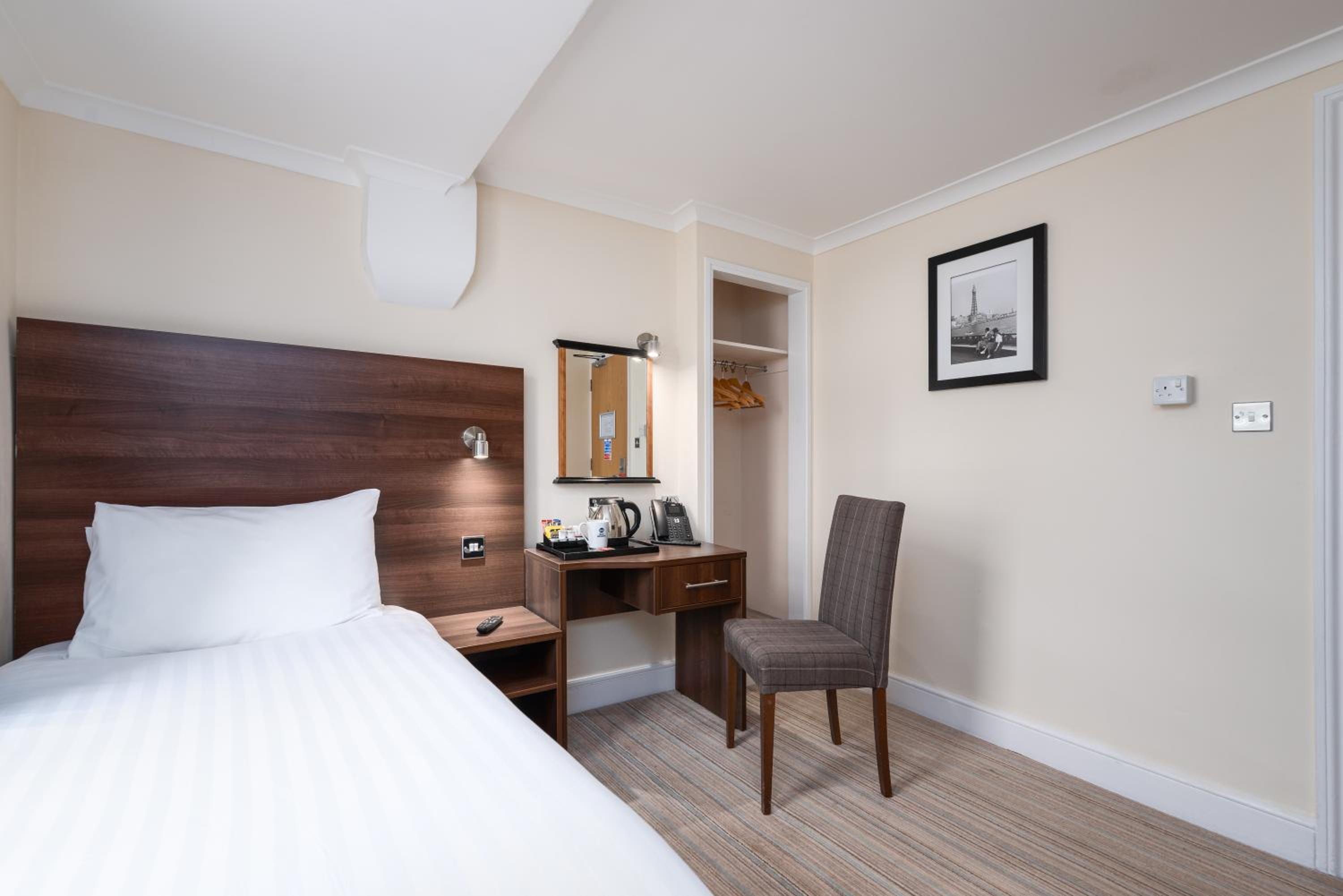 Room at Best Western Carlton Hotel, BLACKPOOL