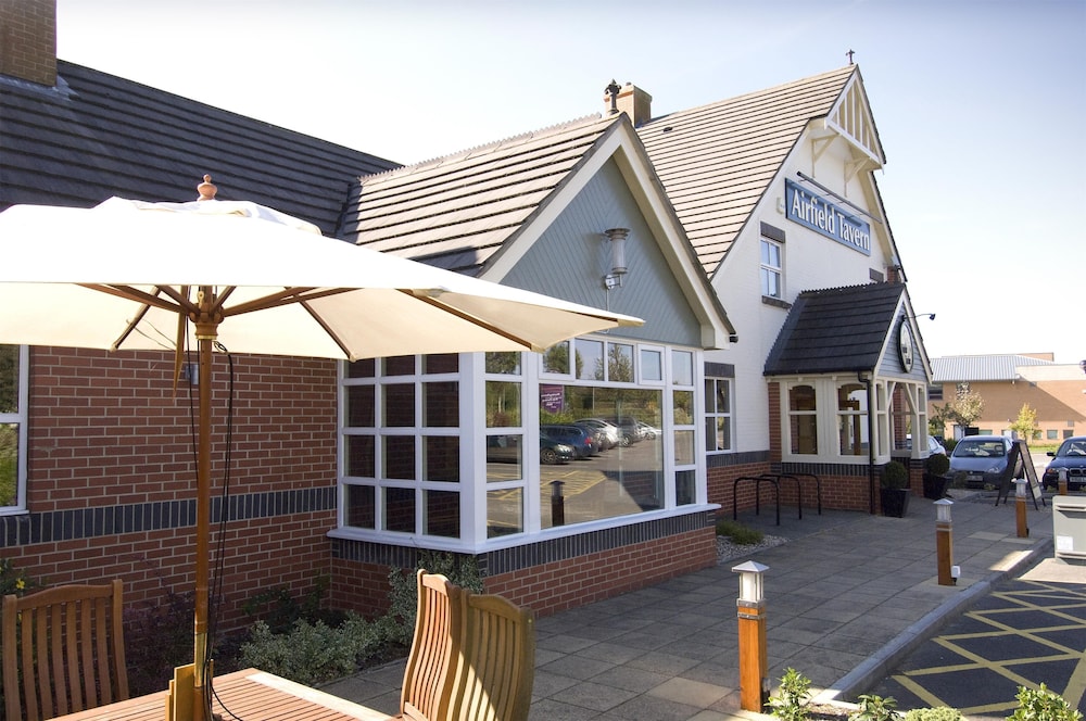 Premier Inn Yeovil Airfield in YEOVIL