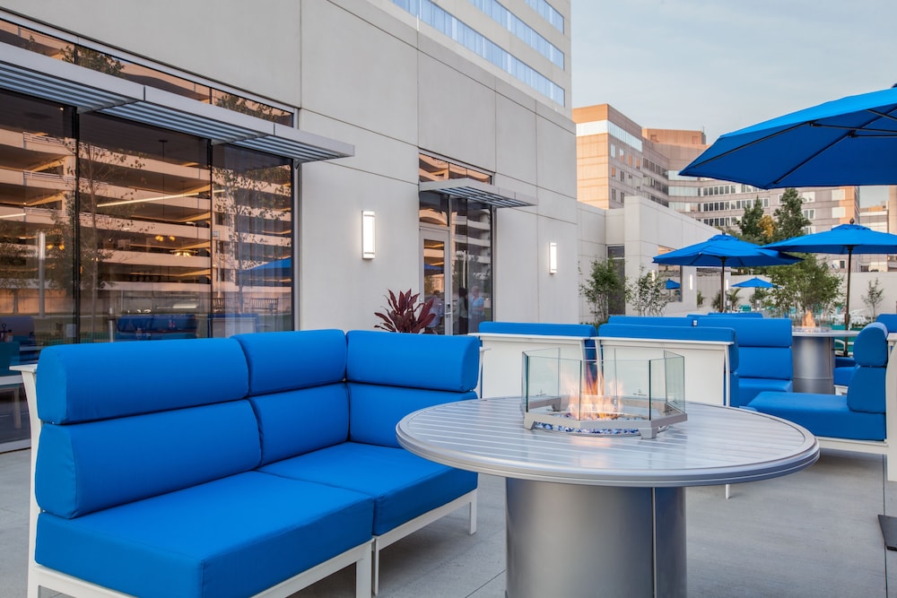 Holiday Inn Cleveland Clinic 33/64