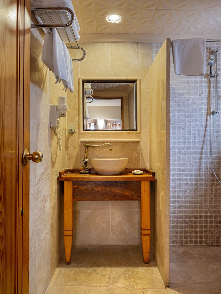 Heybe Hotel 50/50