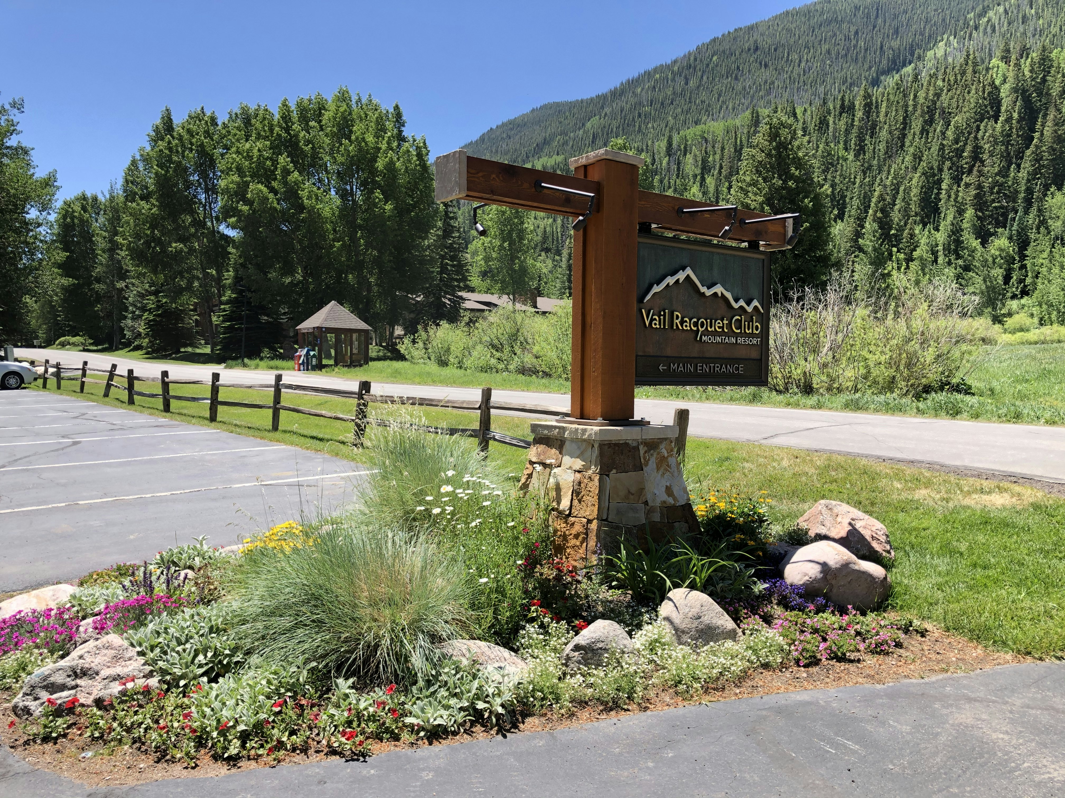 Vail Racquet Club Townehomes And Condominiums 29/38