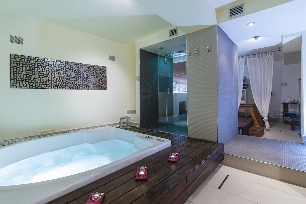 Marina 10 Boutique Design Hotel 18/46