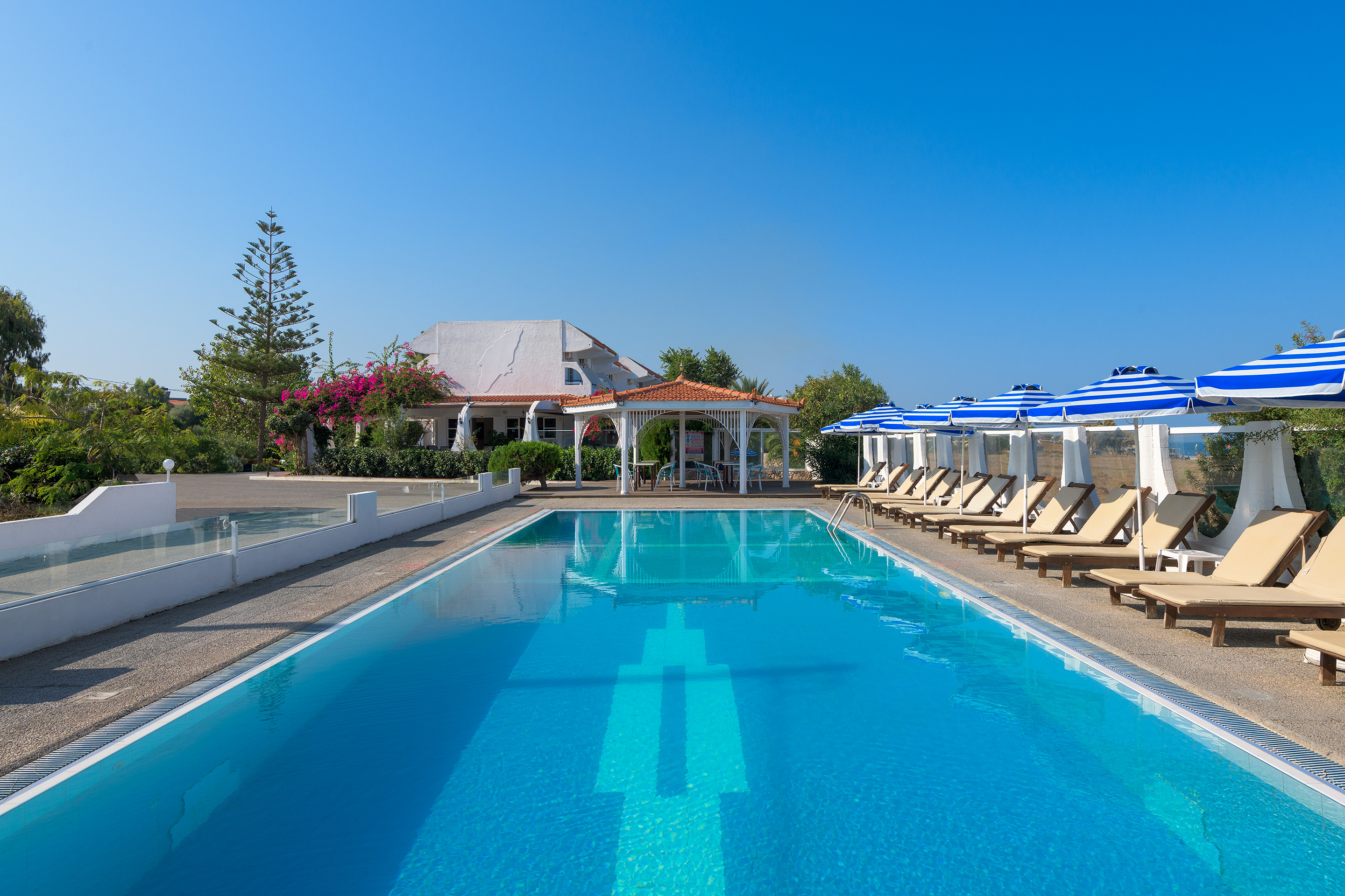 Nirvana Beach Hotel 37/62