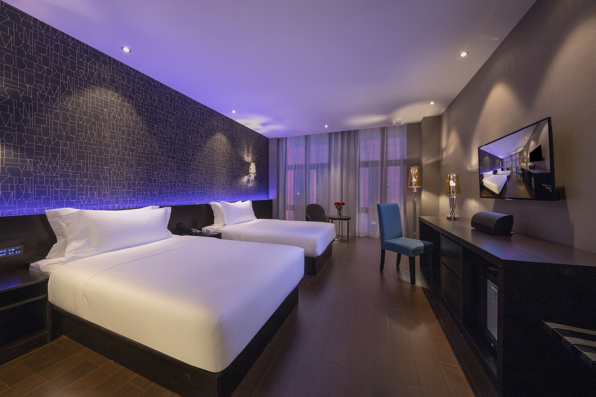 BUSINESS, TWIN BEDS