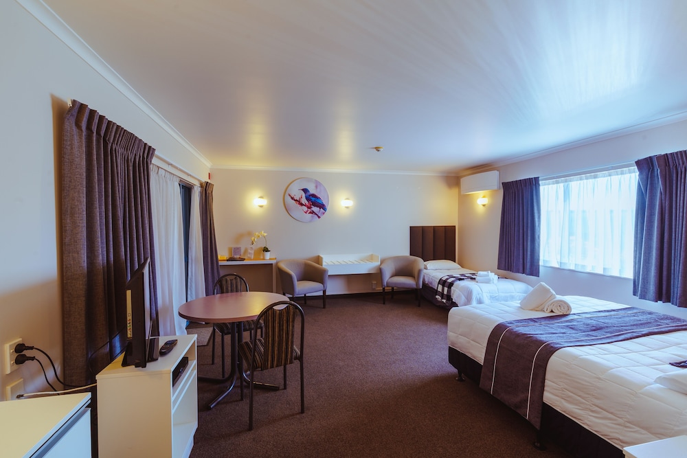 Anchorage Motor Lodge 13/43