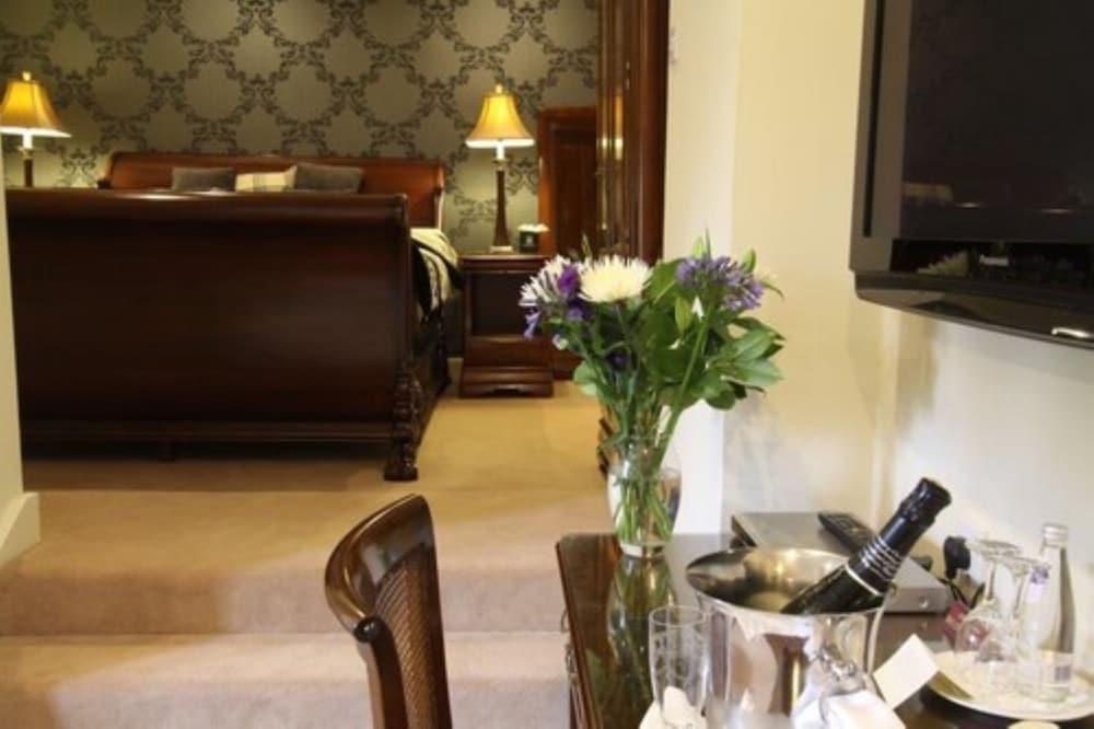 The Mansion House Hotel 2/50