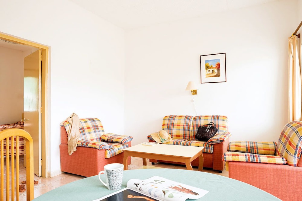Cape Point Hotel 52/76