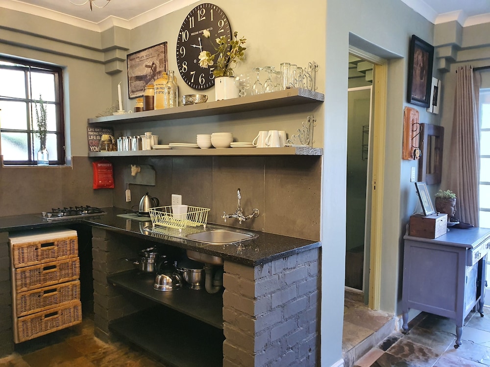 Waterhouse Guest Lodges 202 Lawley Street photo4