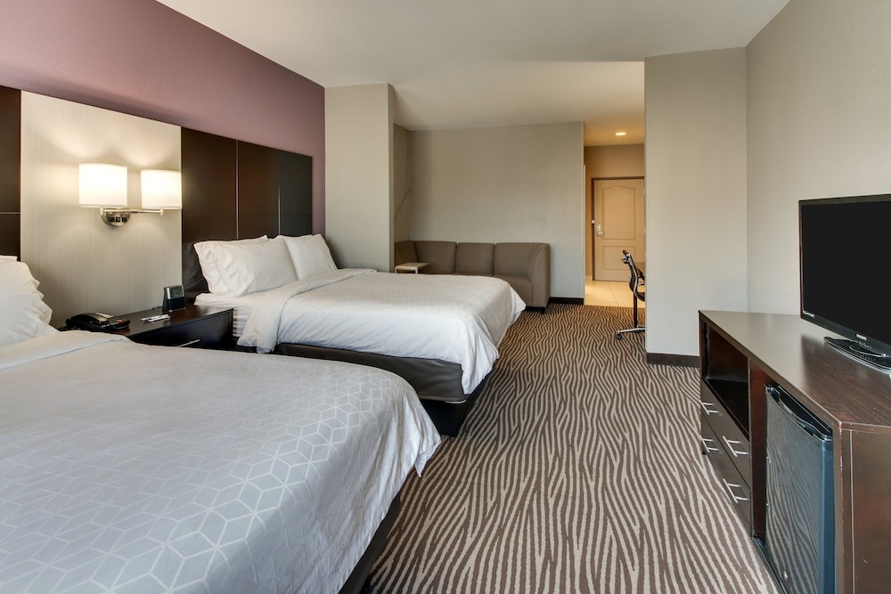 Holiday Inn Express Cheektowaga North East 17/46