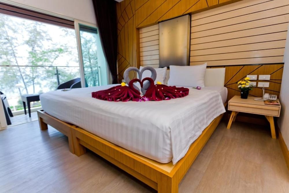Anda Beachside Hotel 30/85