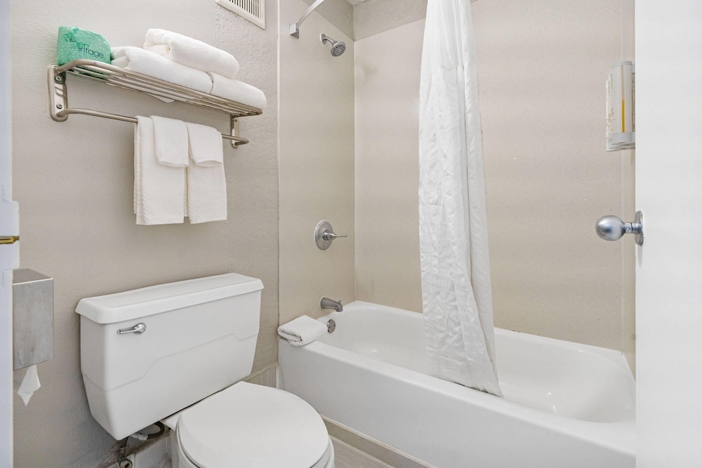 Beachfront Palms Resort Galveston, an Ascend Collection Hotel 42/43
