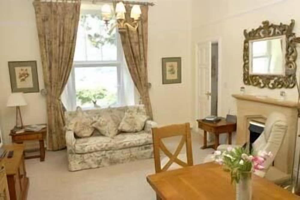 Plas Maenan Country House 34/50