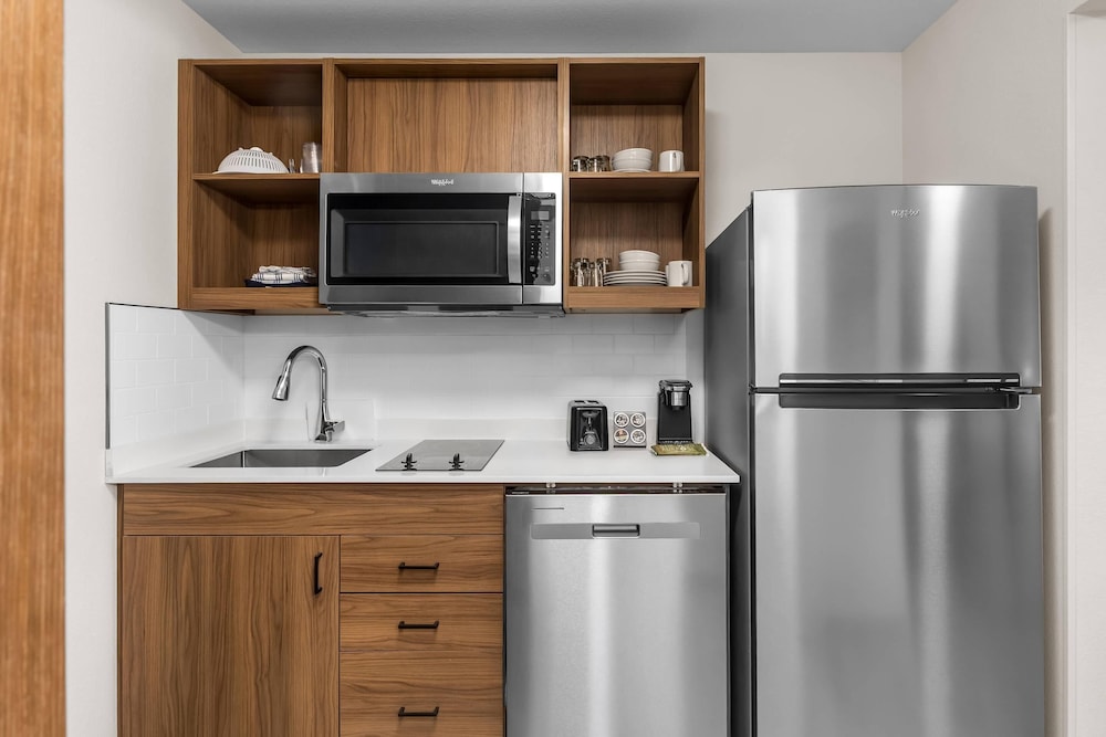 Everhome Suites Clarksville Ft. Campbell Area 60/60