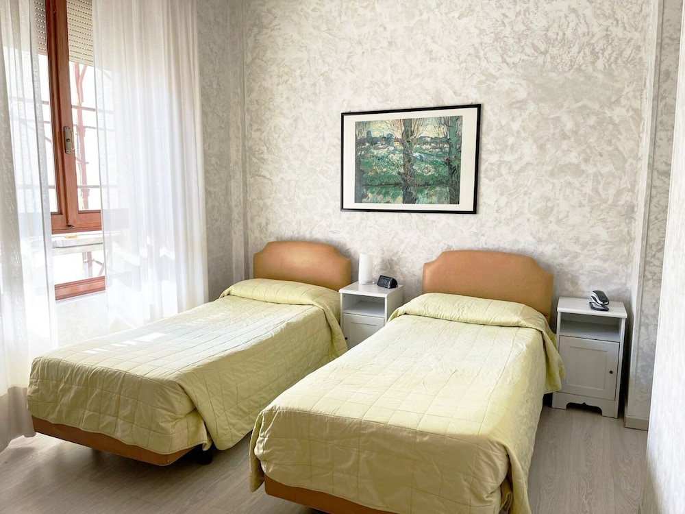 Hotel Molise 2 33/64