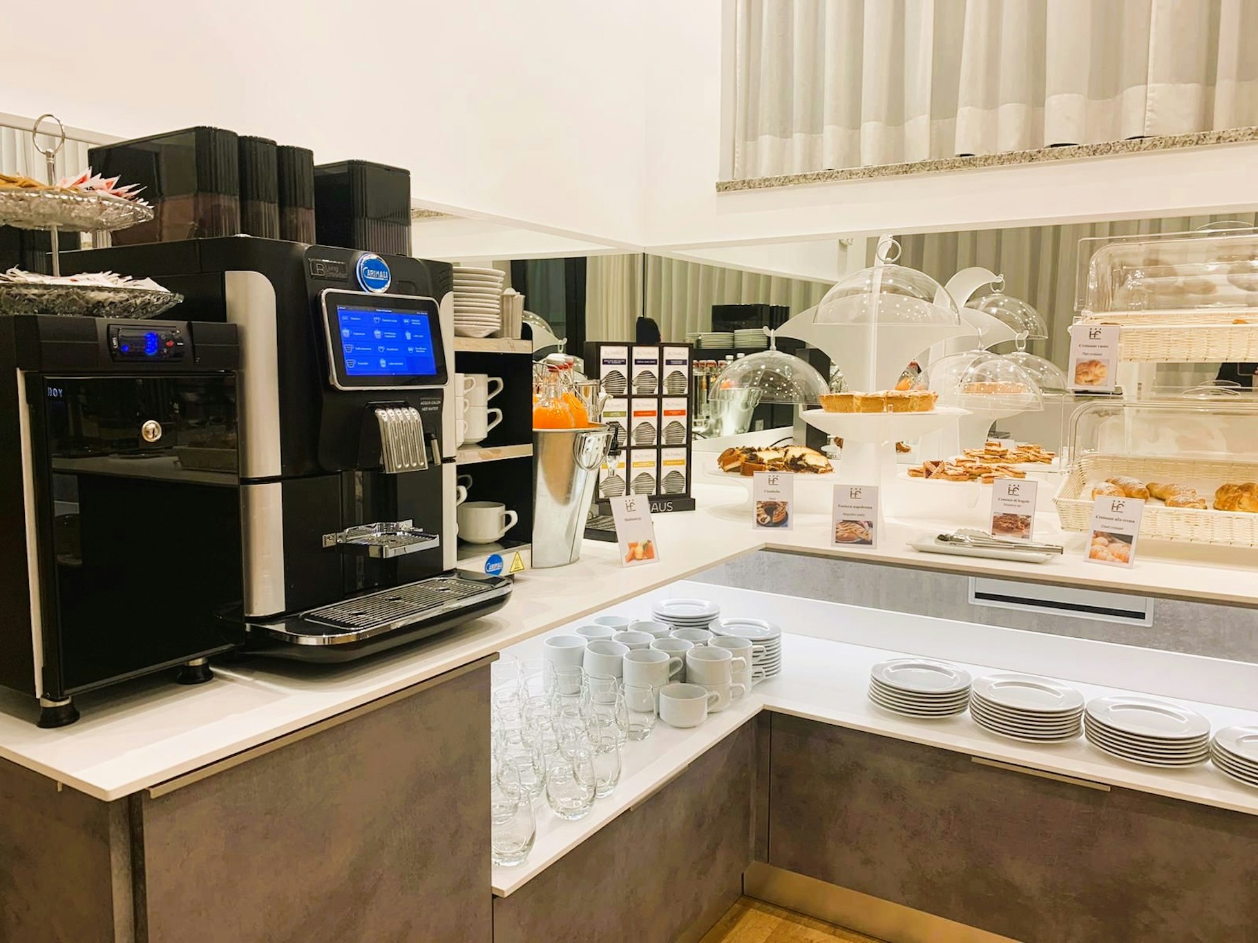 Flora Hotel Milan 38/49