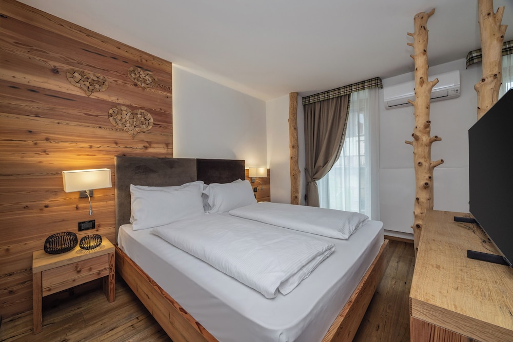 Hotel Palace Ravelli 26/83