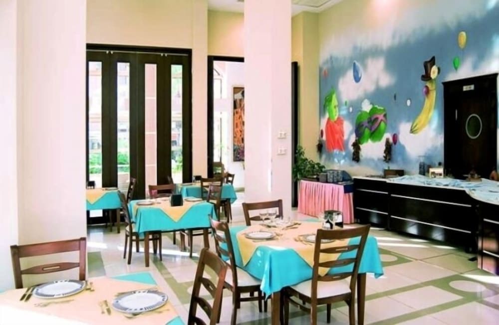 Almena Hotel 11/17