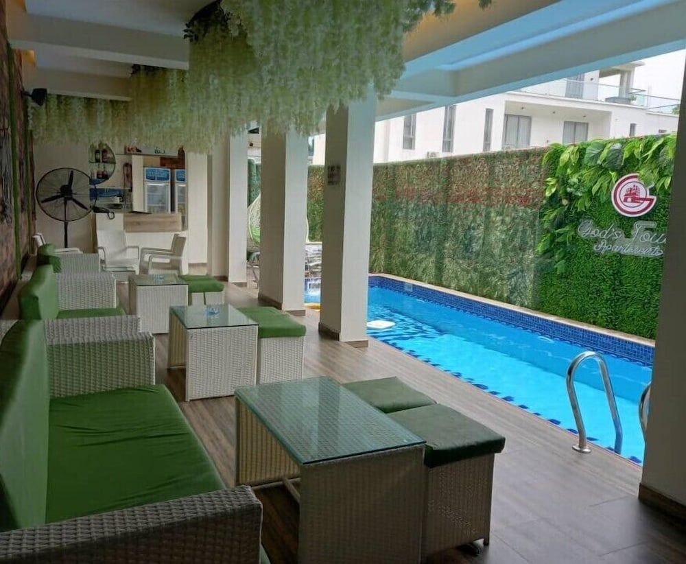 God's Touch Apartments Signature 40/50