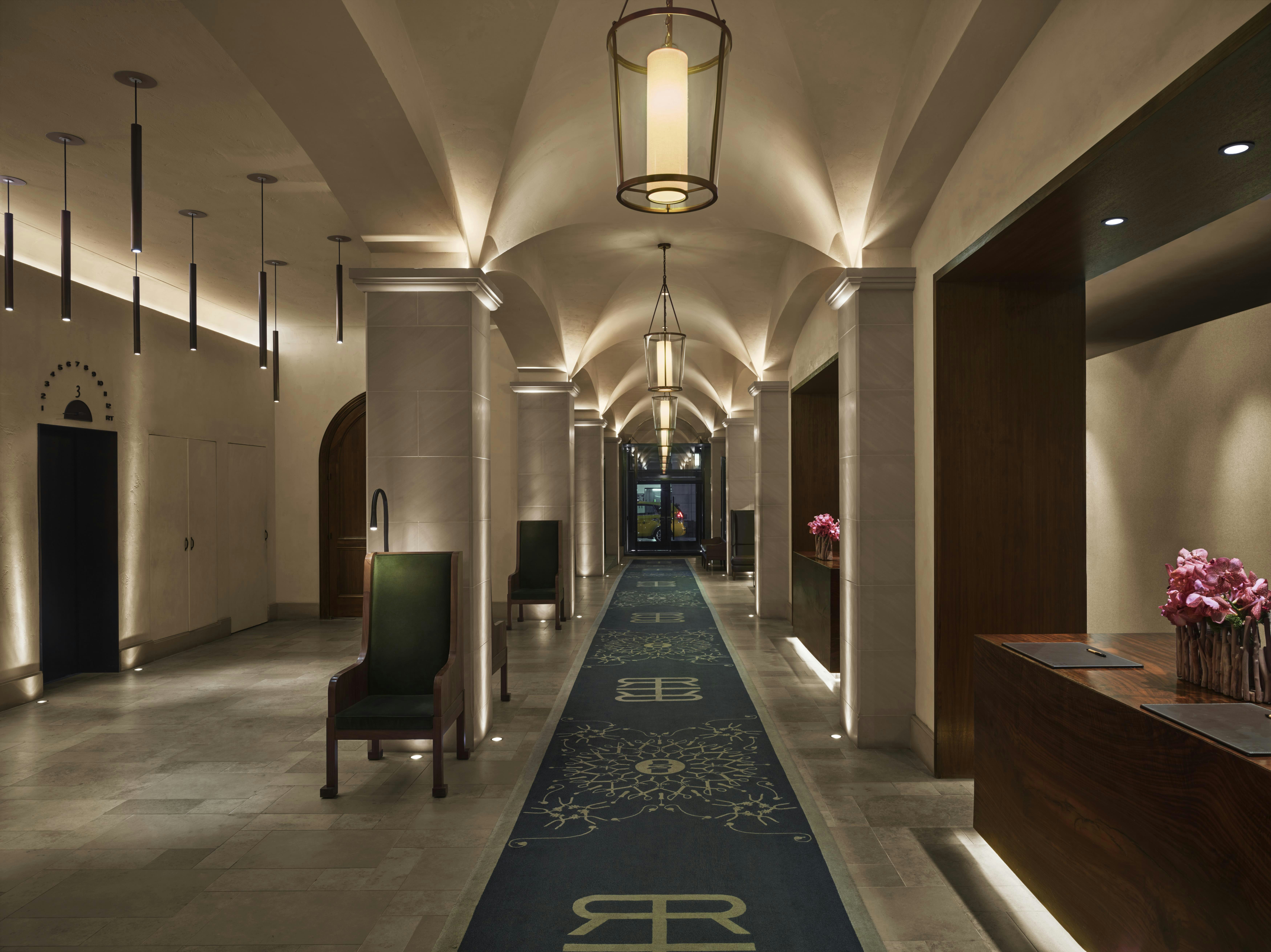Refinery Hotel 25/48
