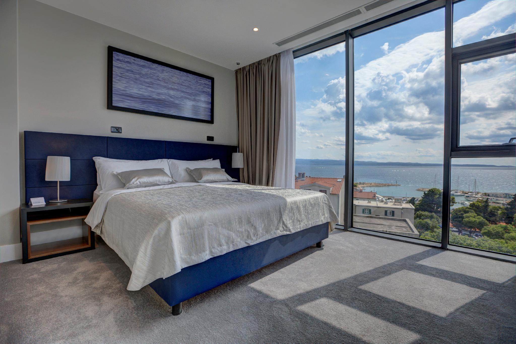 Premium, Suite, King Bed, Sea View, Sofa, Indoor Jetted Tub