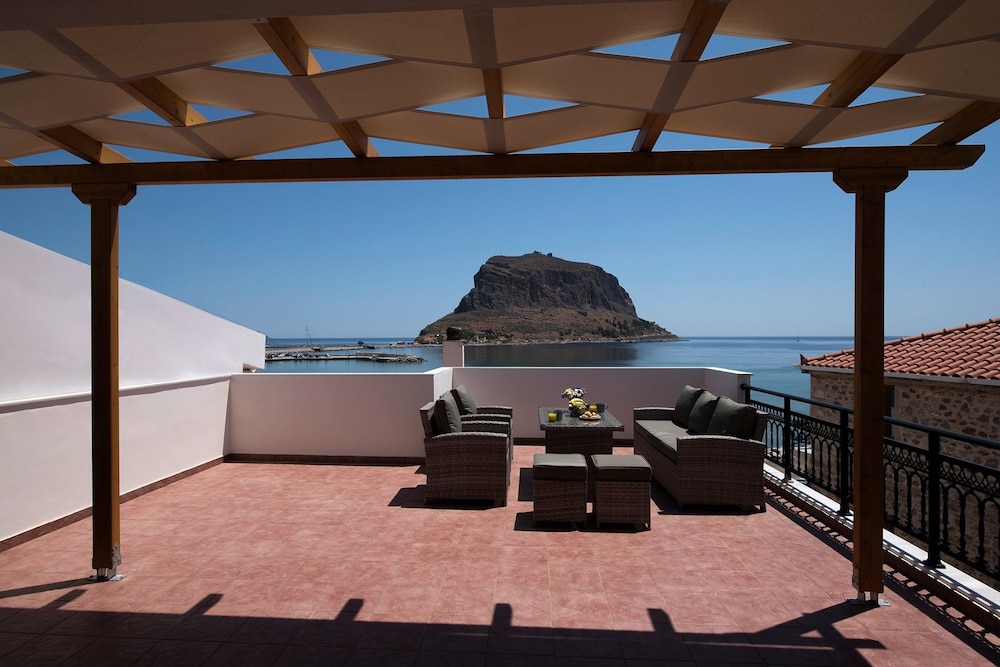 Cyrenia Guesthouse 27/32