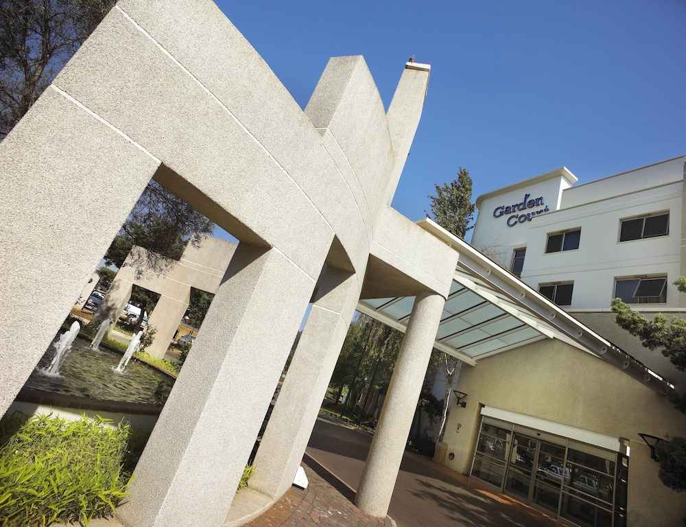 Garden Court Eastgate 7/34